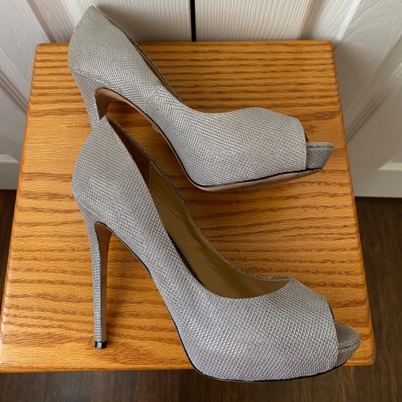 Badgley Mischka Silver Sparkle Platform Peep Toe Wedding Formal Pumps SZ 8.5 - Picture 3 of 12